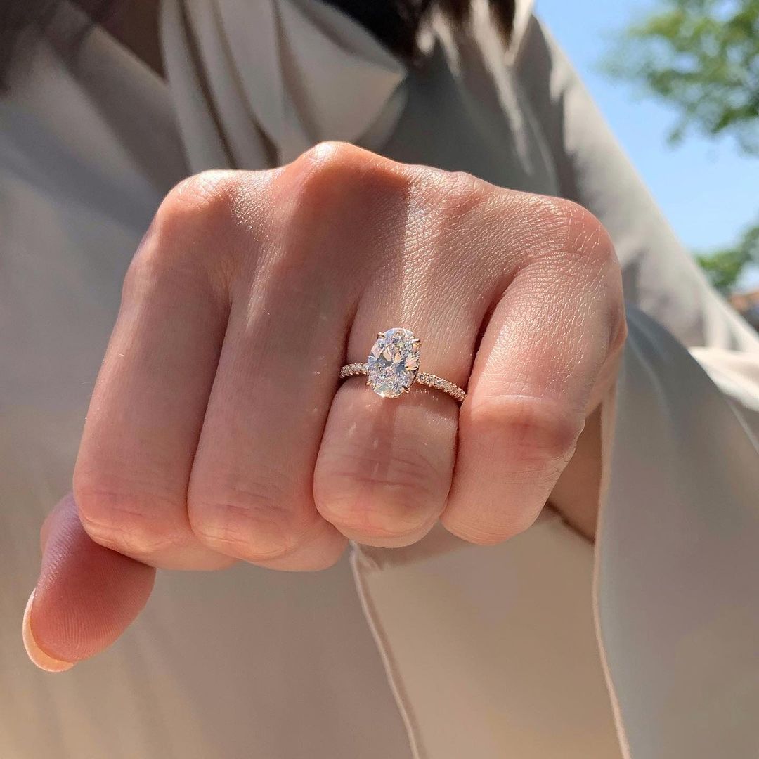 1.33 CT Oval Solitaire & Pave Setting Moissanite Engagement Ring 6 1.33 CT Oval Solitaire & Pave Setting Moissanite Engagement Ring 6