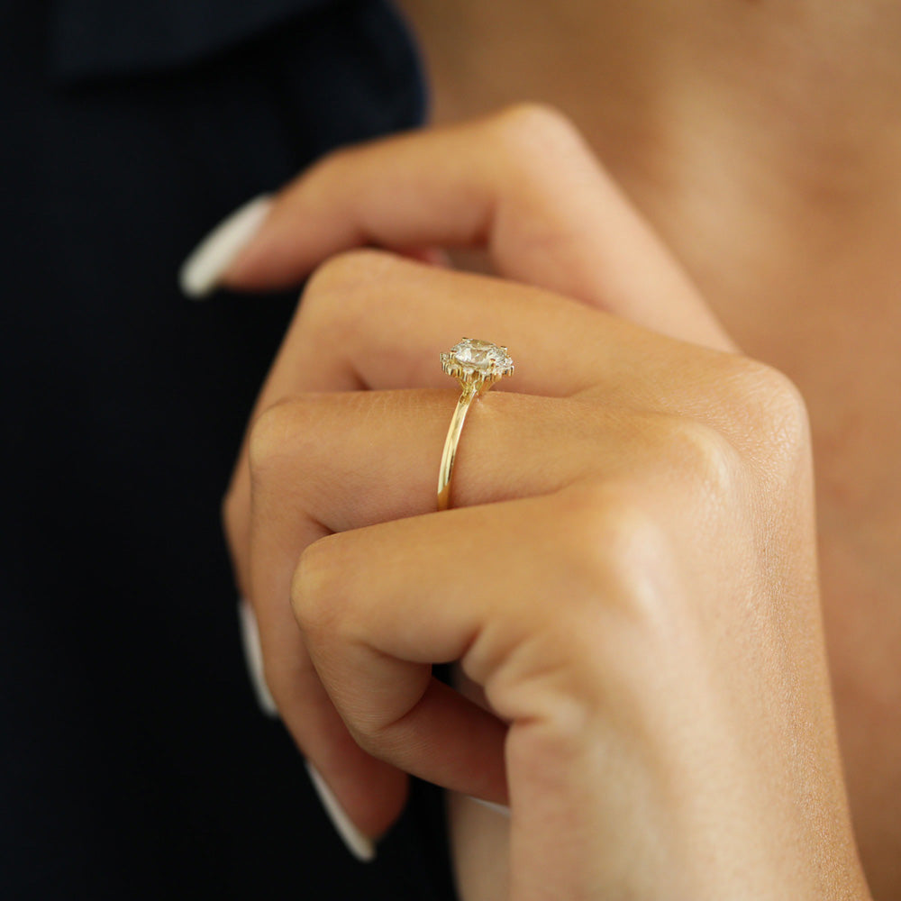 1.0 CT Round Cut Solitaire Moissanite Engagement Ring 3 1.0 CT Round Cut Solitaire Moissanite Engagement Ring 3