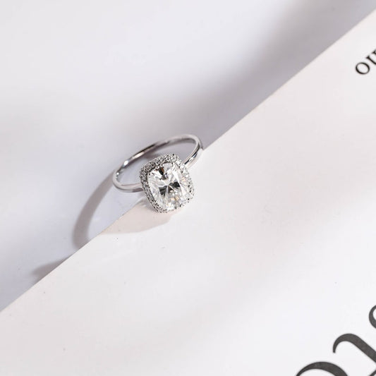 Stunning 1.0 - 2.0 CT Elongated Cushion Moissanite Engagement Ring With Halo Design 3