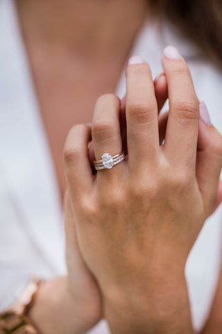 1.85 CT Oval Solitaire Moissanite Engagement Ring 4 1.85 CT Oval Solitaire Moissanite Engagement Ring 4