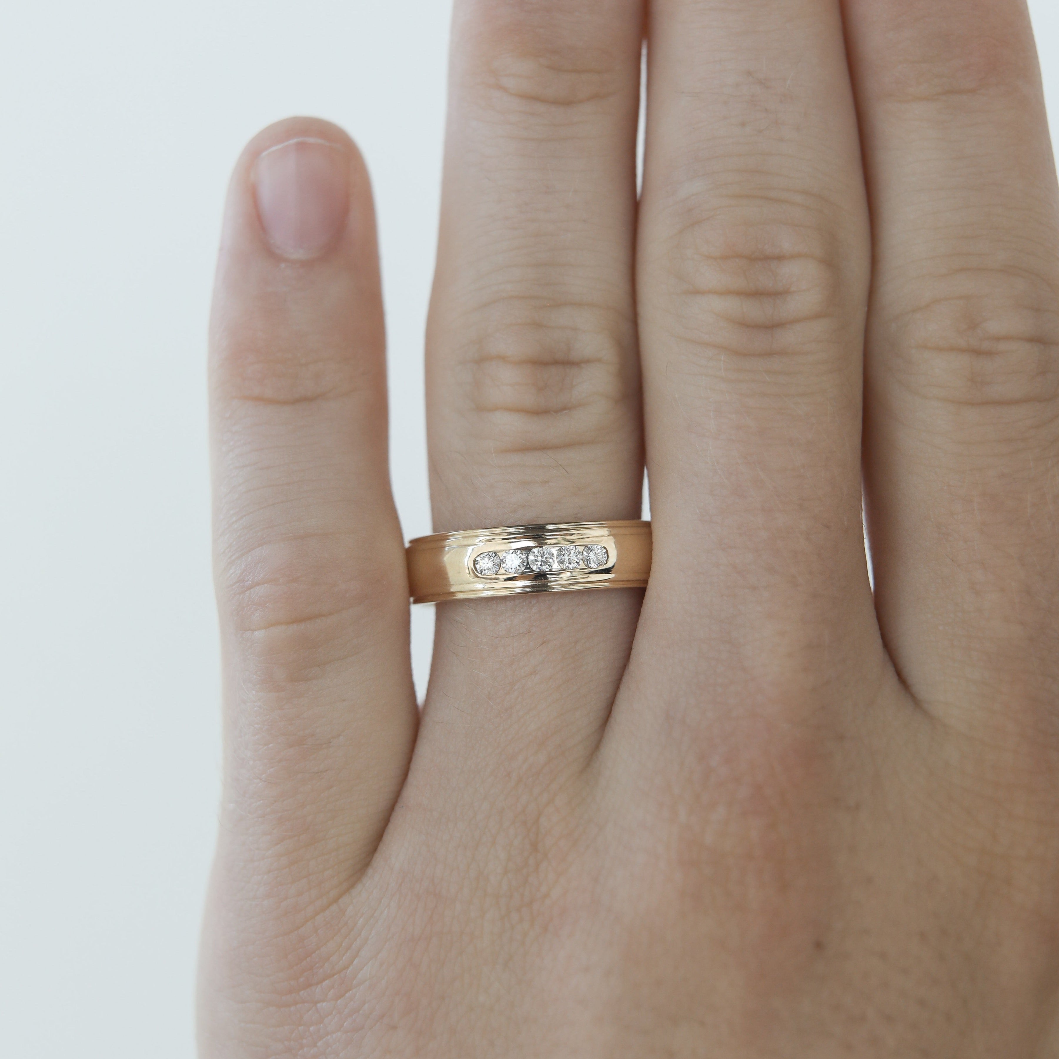 Stone Setting High Polish Finish Men's Band 15 Stone Setting High Polish Finish Men's Band 15