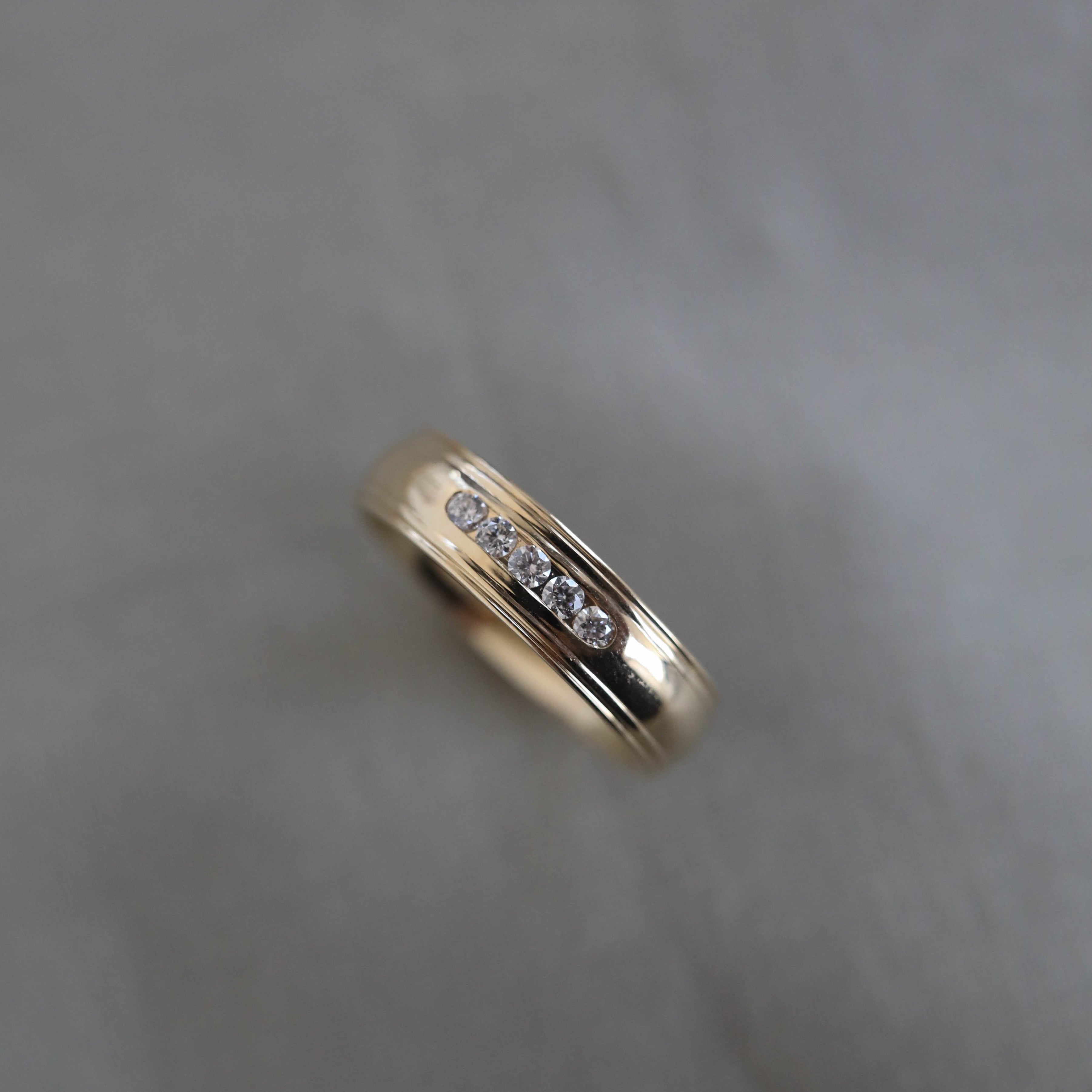 Stone Setting High Polish Finish Men's Band 14 Stone Setting High Polish Finish Men's Band 14