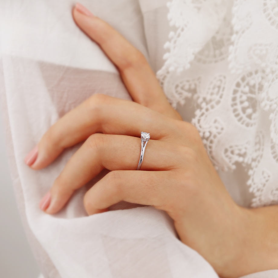 0.50 CT Round Shaped Moissanite Solitaire Style Engagement Ring 2 0.50 CT Round Shaped Moissanite Solitaire Style Engagement Ring 2