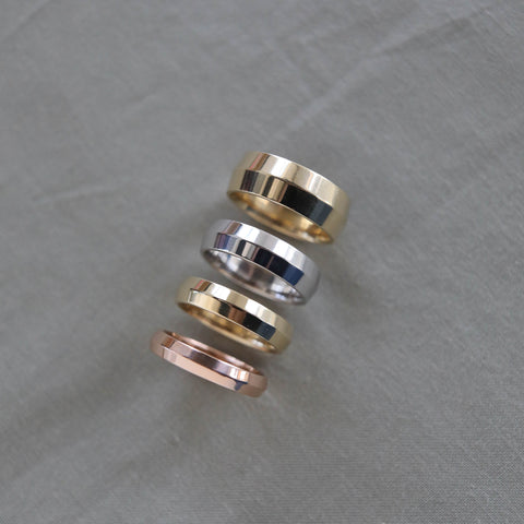 Polished Finish Yellow Gold Regular Men's Wedding Band 11 Polished Finish Yellow Gold Regular Men's Wedding Band 11