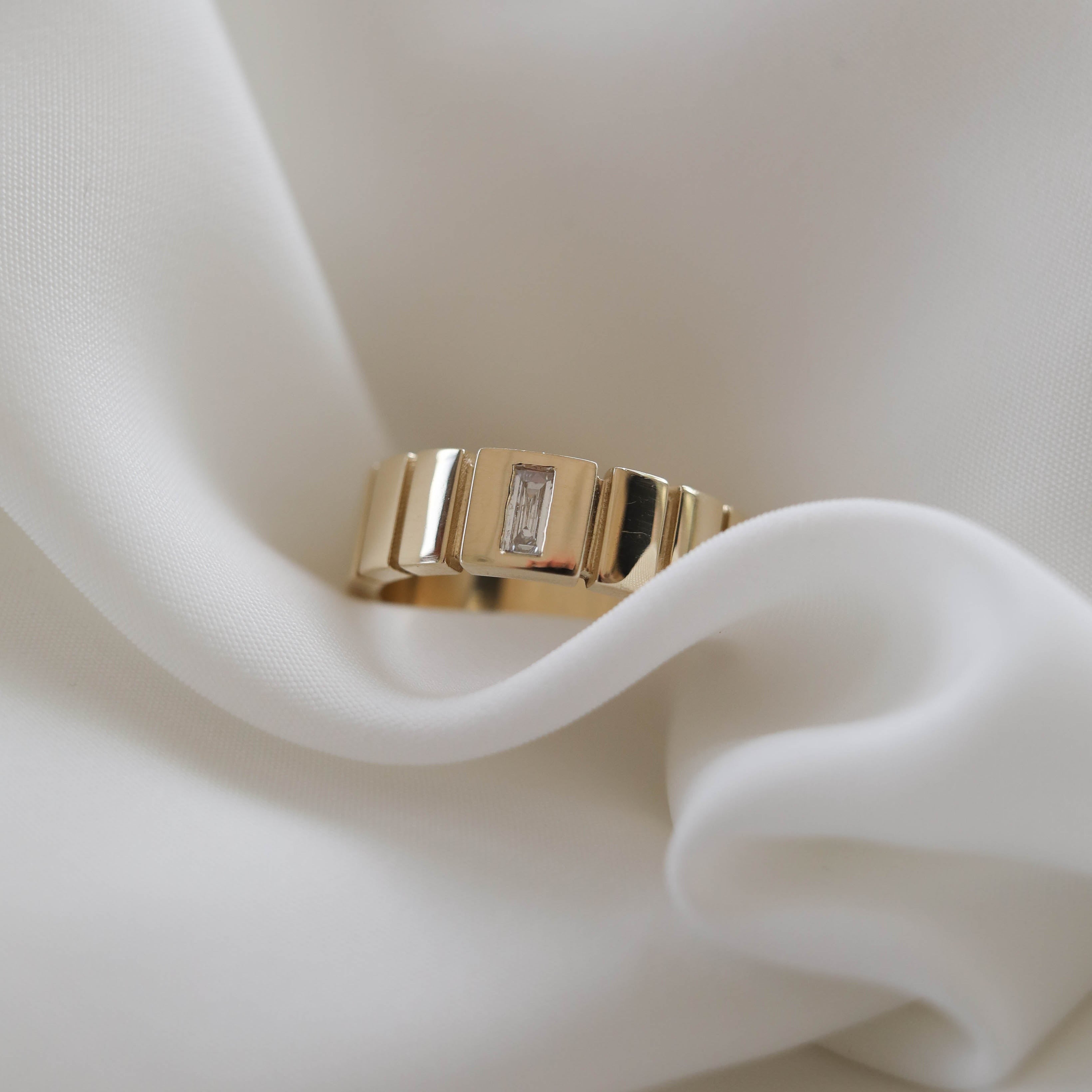 Polished Finish Stone Setting Men's Classic Wedding Band 6 Polished Finish Stone Setting Men's Classic Wedding Band 6