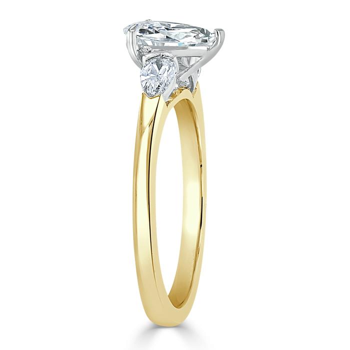 1.0 CT Pear Cut Moissanite Three Stone Engagement Ring 6 1.0 CT Pear Cut Moissanite Three Stone Engagement Ring 6