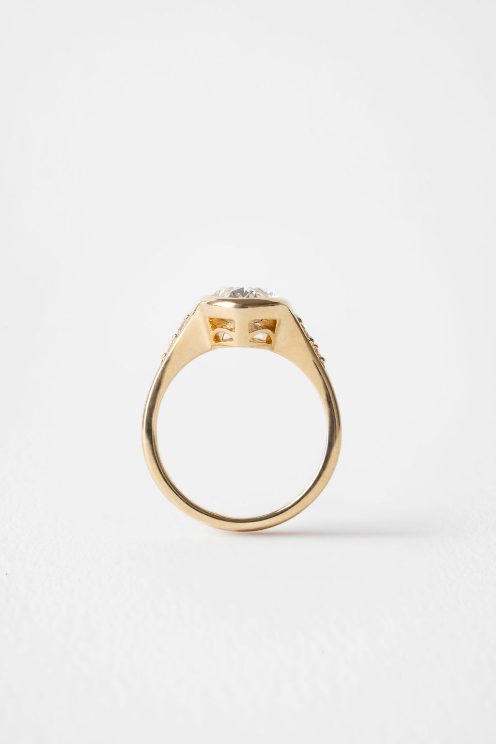2.00 CT Round Bezel Pavé Lab Grown Diamond Engagement Ring with Oval Diamond Accents