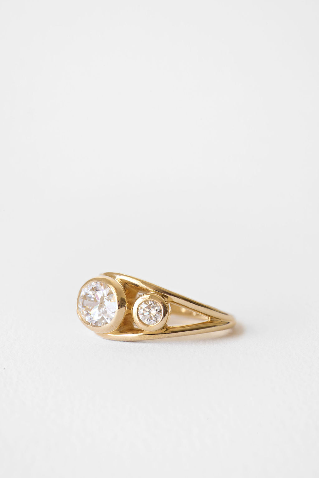 2.10 CT Round Three Stone Signet Lab Grown Diamond Engagement Ring