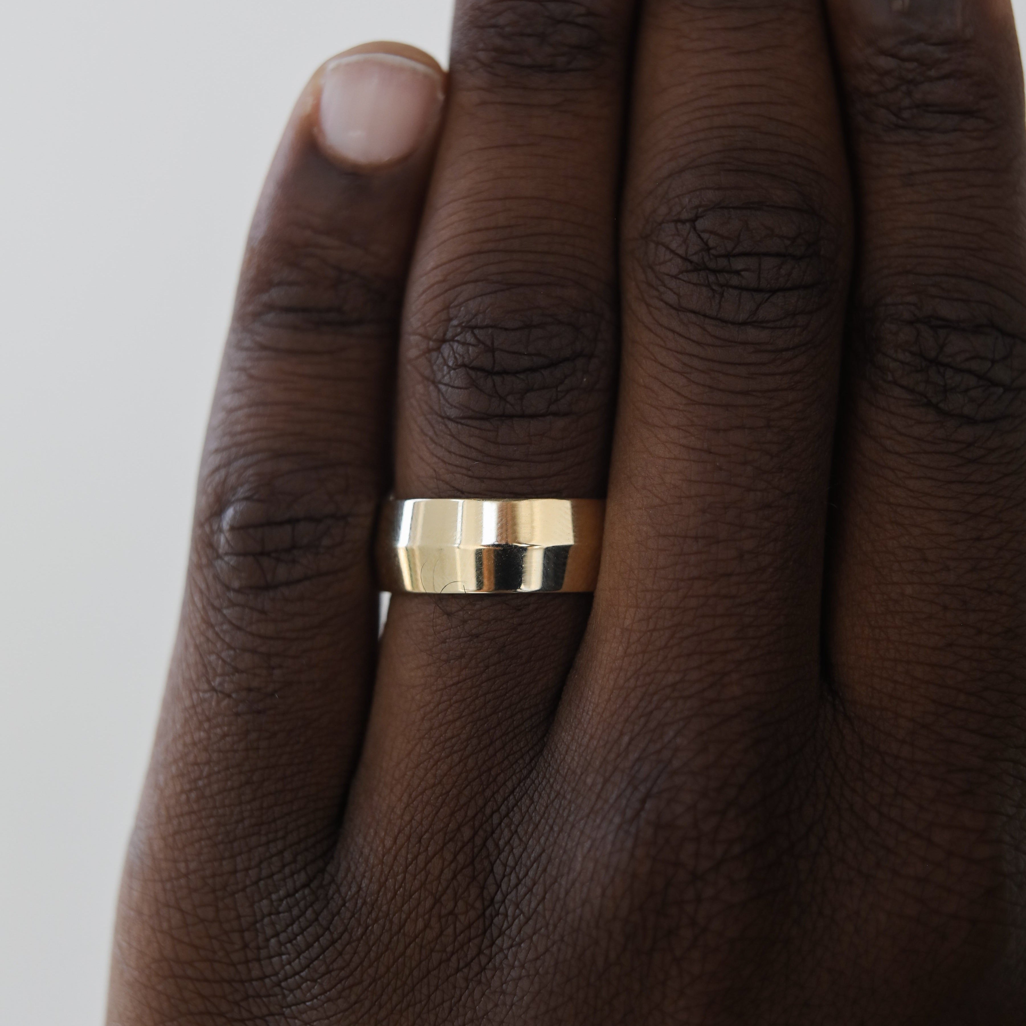 Polished Finish Yellow Gold Regular Men's Wedding Band 6 Polished Finish Yellow Gold Regular Men's Wedding Band 6