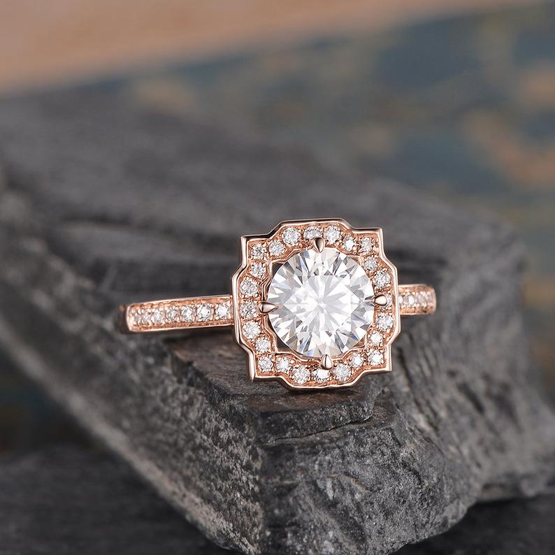 1.0 CT Round Cut Vintage Halo Moissanite Engagement Ring 3 1.0 CT Round Cut Vintage Halo Moissanite Engagement Ring 3