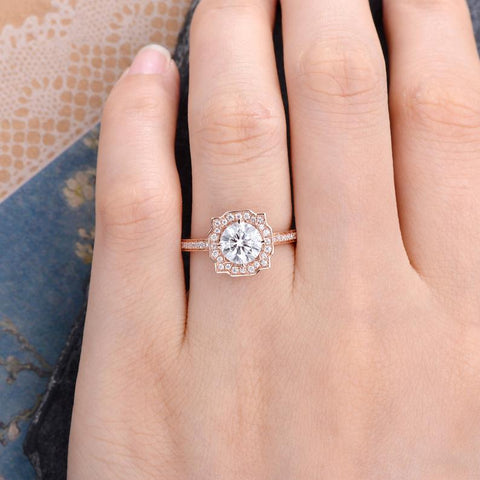1.0 CT Round Cut Vintage Halo Moissanite Engagement Ring 2 1.0 CT Round Cut Vintage Halo Moissanite Engagement Ring 2