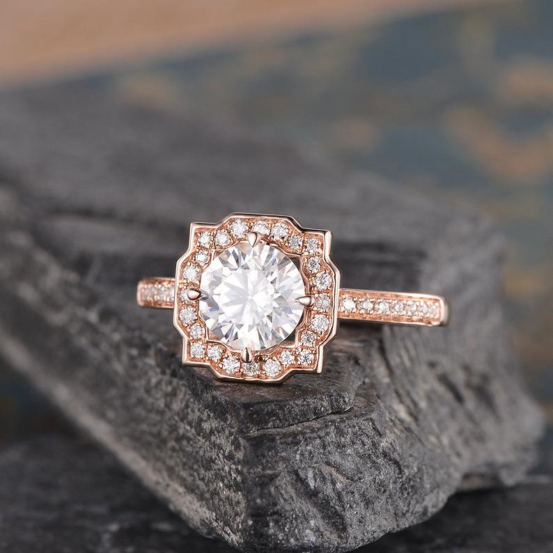 1.0 CT Round Cut Vintage Halo Moissanite Engagement Ring 4 1.0 CT Round Cut Vintage Halo Moissanite Engagement Ring 4