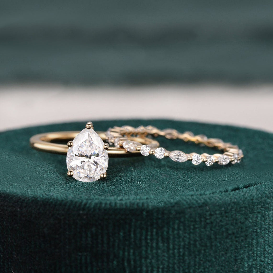 1.0 CT Pear Cut Solitaire Moissanite Bridal Ring Set 4 1.0 CT Pear Cut Solitaire Moissanite Bridal Ring Set 4
