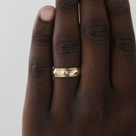 Classic Single Stone Polished Finish Men's Wedding Band 5 Classic Single Stone Polished Finish Men's Wedding Band 5