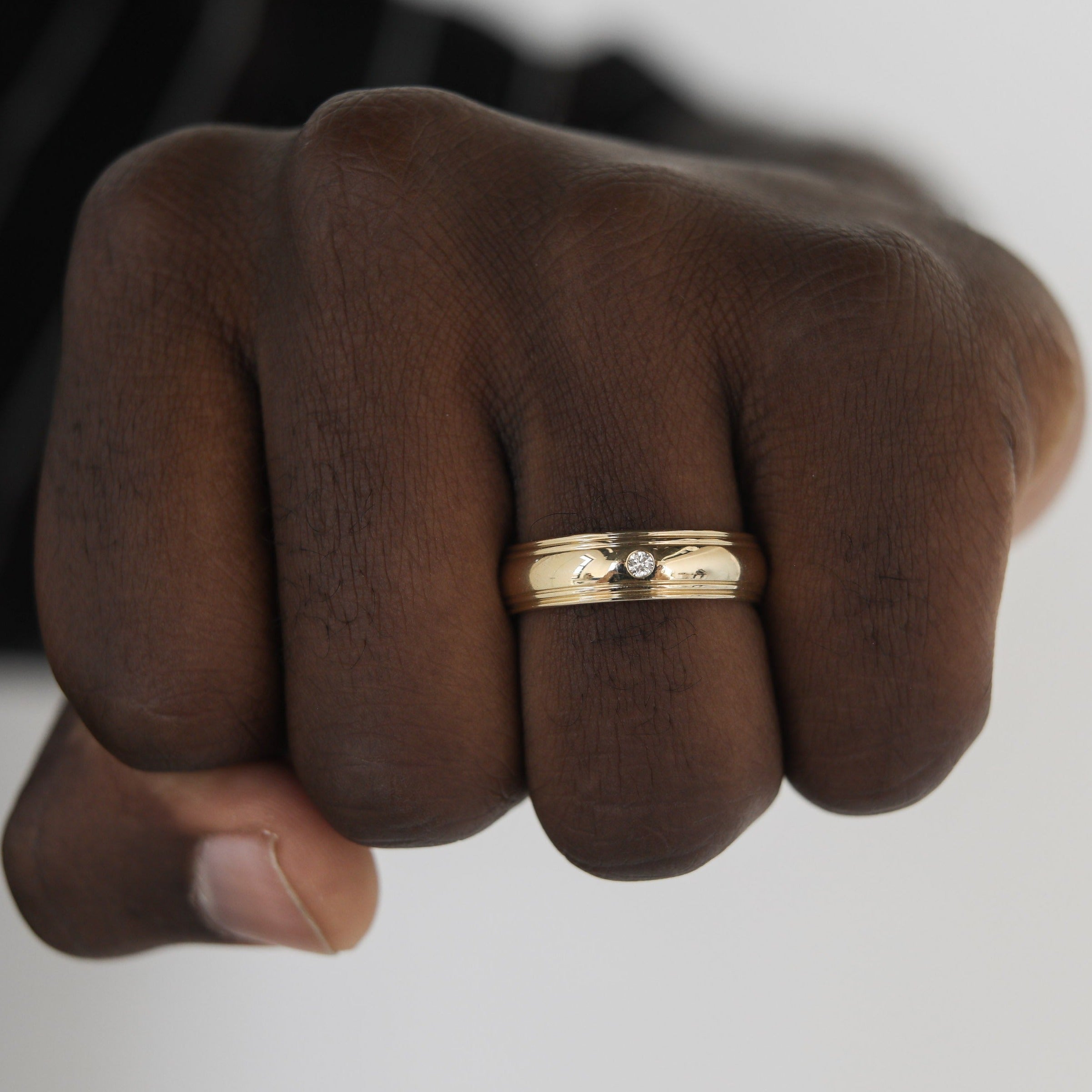 Classic Single Stone Polished Finish Men's Wedding Band 8 Classic Single Stone Polished Finish Men's Wedding Band 8