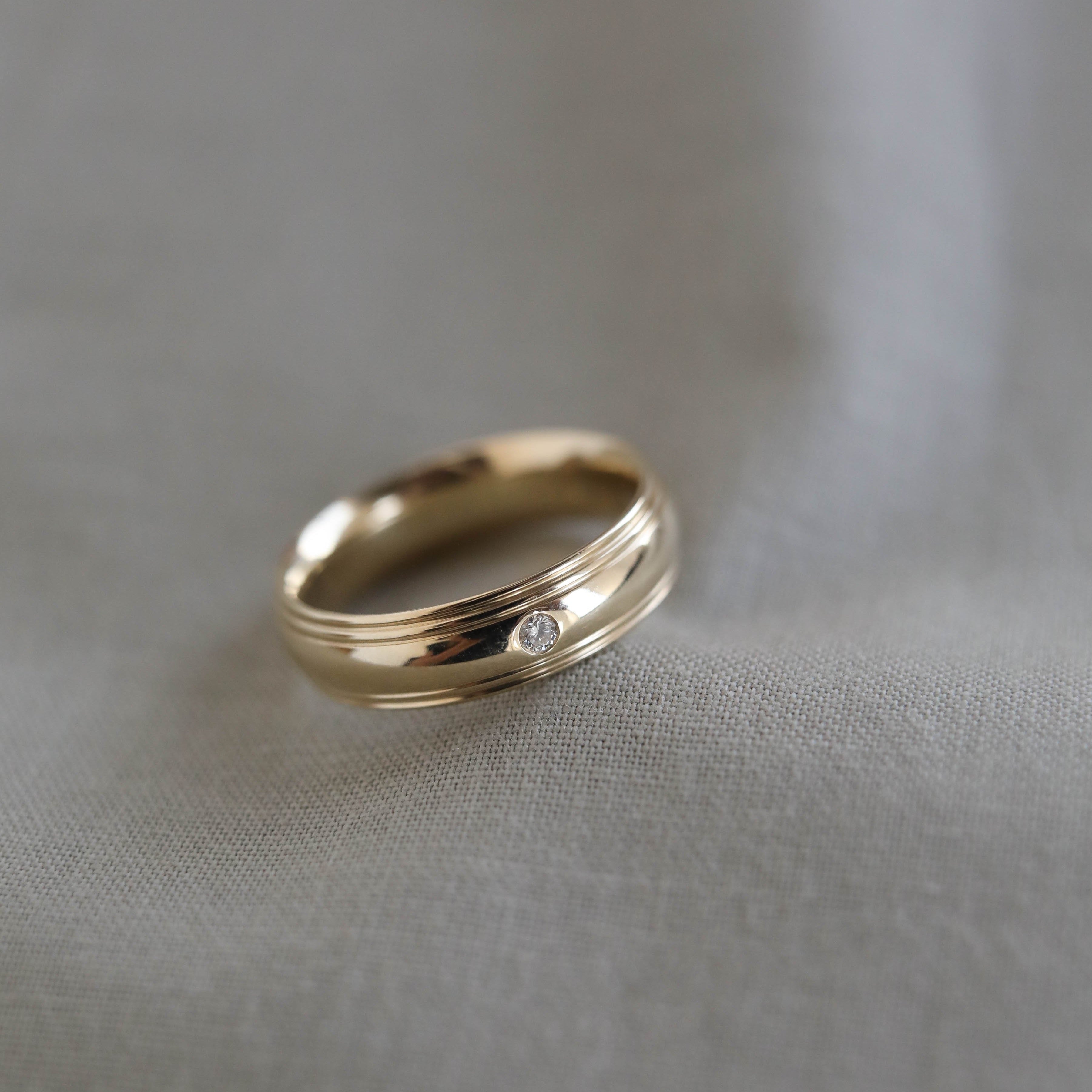 Classic Single Stone Polished Finish Men's Wedding Band 11 Classic Single Stone Polished Finish Men's Wedding Band 11