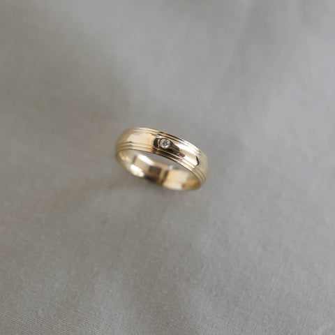 Classic Single Stone Polished Finish Men's Wedding Band 13 Classic Single Stone Polished Finish Men's Wedding Band 13