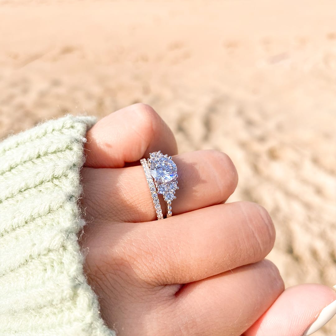 2.0 CT Round Cut Cluster Moissanite Engagement Ring 4 2.0 CT Round Cut Cluster Moissanite Engagement Ring 4