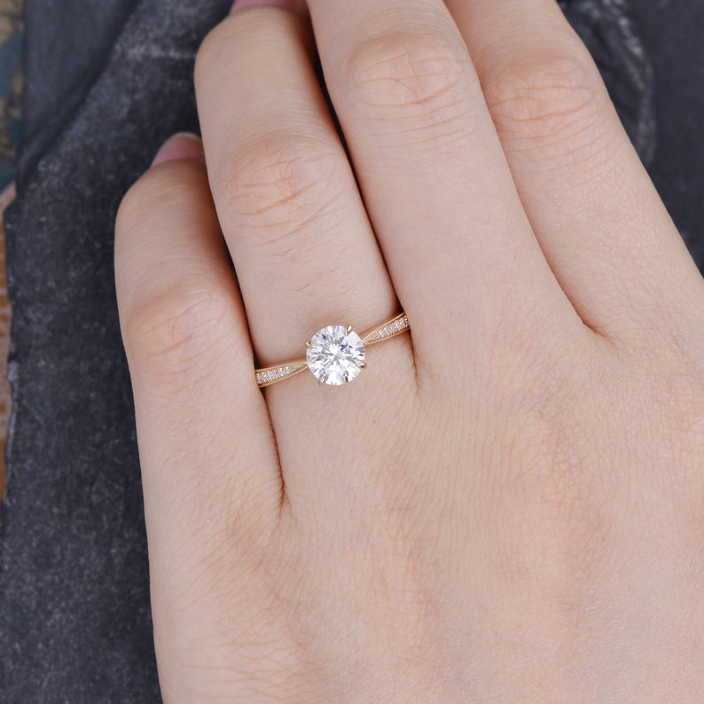 1.0 CT Round Cut Solitaire Moissanite Engagement Ring 2 1.0 CT Round Cut Solitaire Moissanite Engagement Ring 2