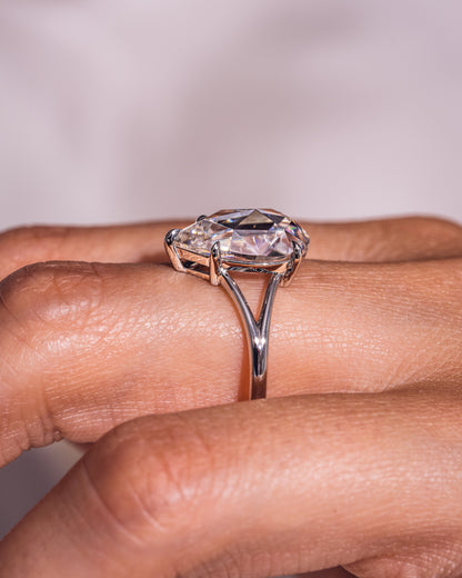 3.09 CT Pear Cut Lab Grown Diamond Solitaire Engagement Ring With Split Shank Setting