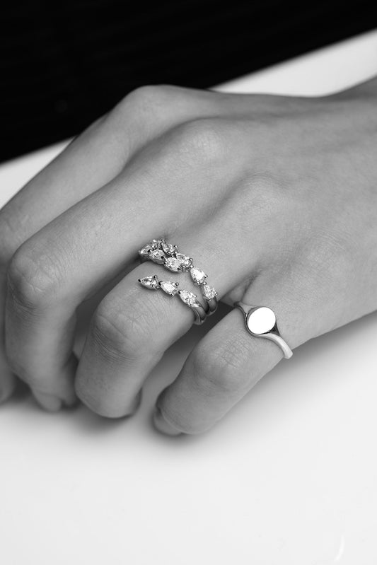 Mini Oval Signet Ring | Silver