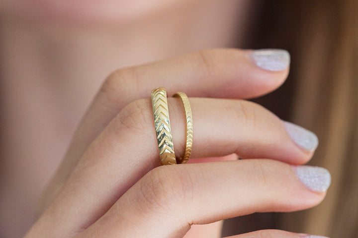 Men's Wedding Band with Engraved Geometric Pattern 4