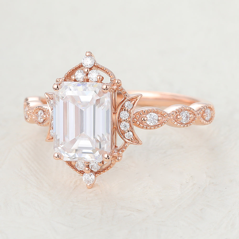 Emerald Vintage Art Deco Lab-Grown Diamond Engagement Ring