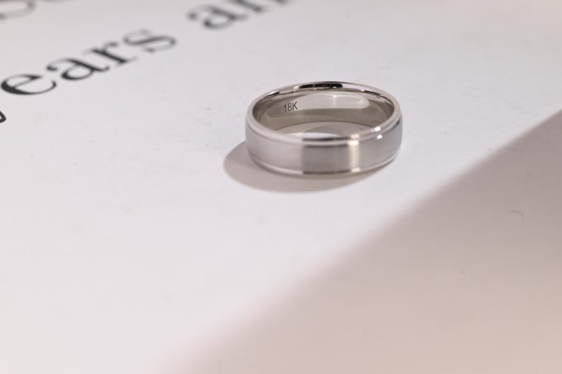 Delicate Men's Wedding Band Brushed in Solid Gold 3