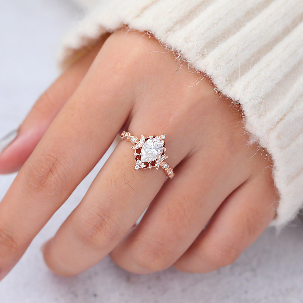 Pear Vintage Art Deco Lab-Grown Diamond Engagement Ring