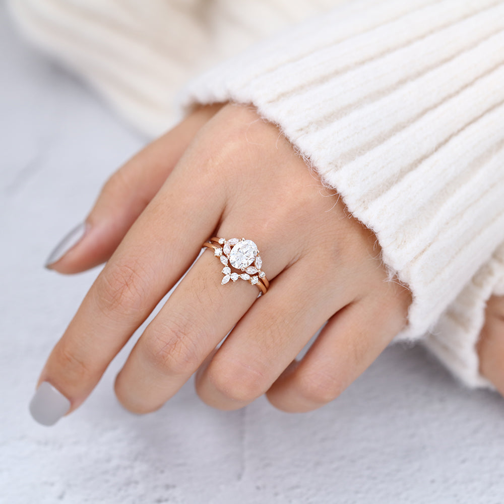 1.33 CT Oval Moissanite Cluster Bridal Ring Set 3