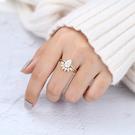 1.50 CT Pear Moissanite Solitaire Bridal Ring Set 2