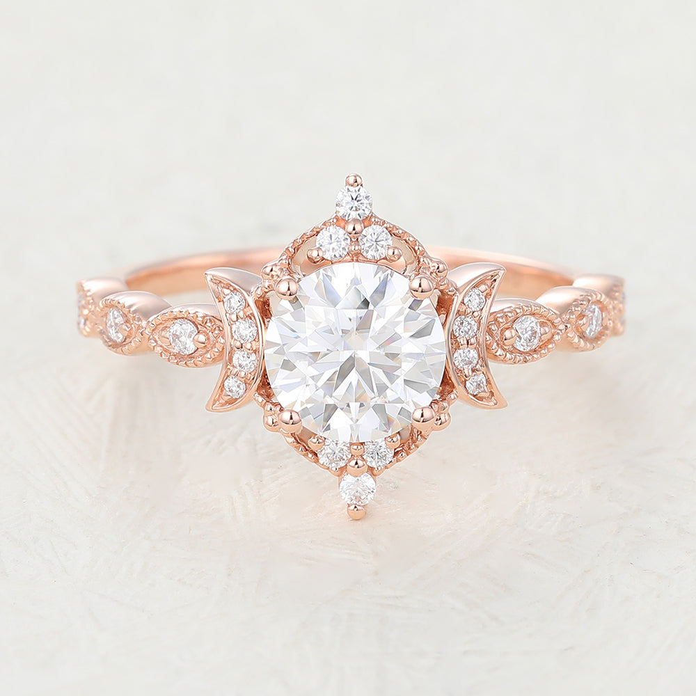 Round Vintage Art Deco Lab-Grown Diamond Engagement Ring