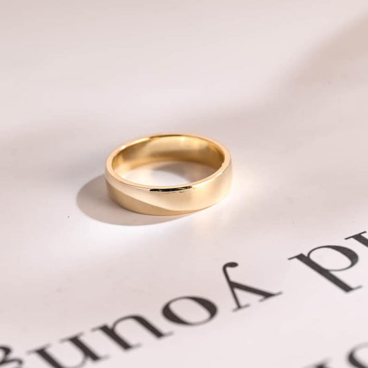 Delicate Men's Wedding Minimalistic Band in Solid Gold 2