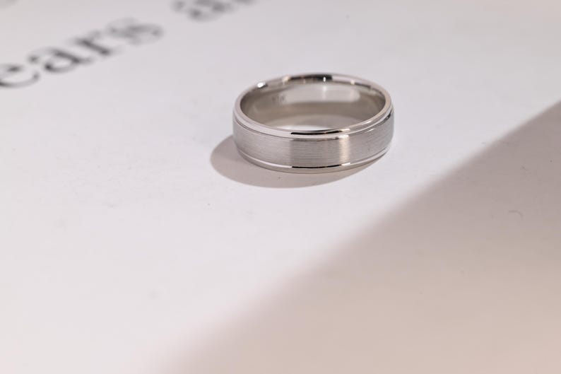 Delicate Men's Wedding Band Brushed in Solid Gold 10