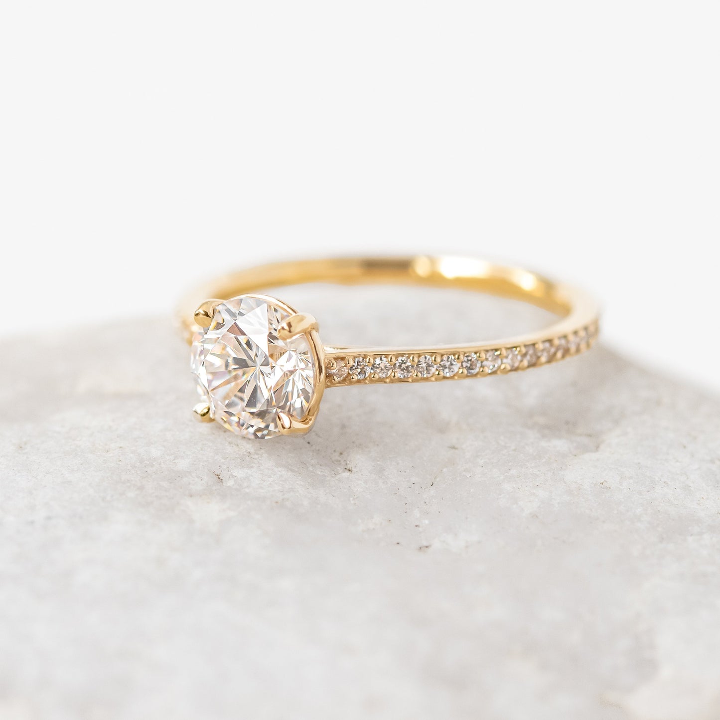 LP023
