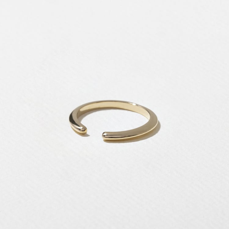 Acacia Wedding Band