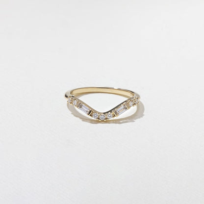 0.26 TCW Round & Baguette Curved Lab Grown Diamond Wedding Band