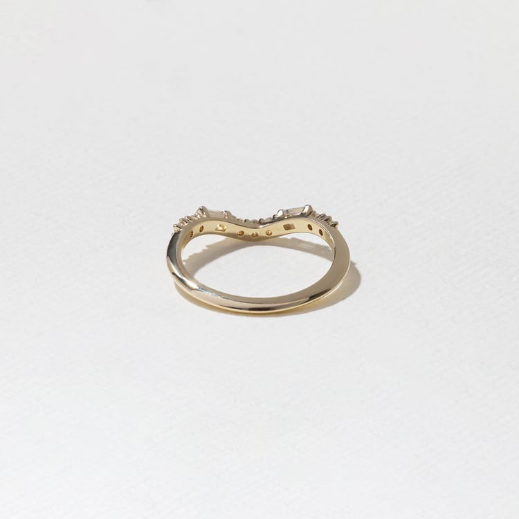 0.26 TCW Round & Baguette Curved Lab Grown Diamond Wedding Band