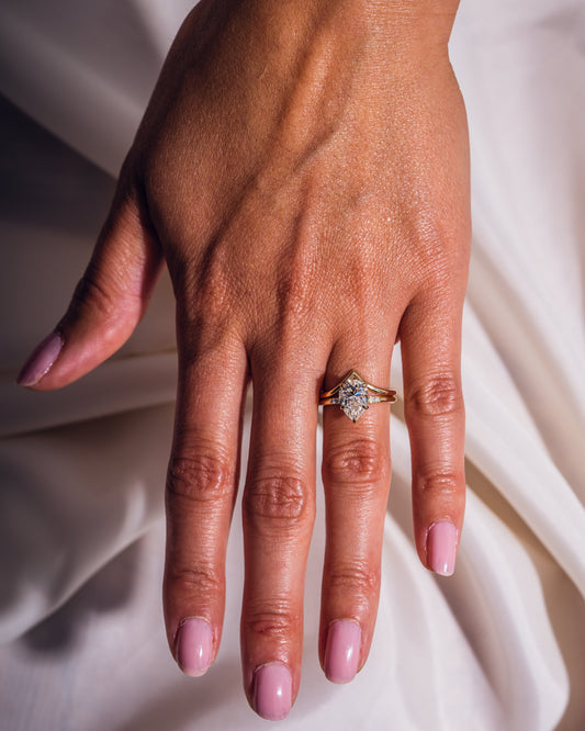 V-Shaped Classic Curved Wedding Band