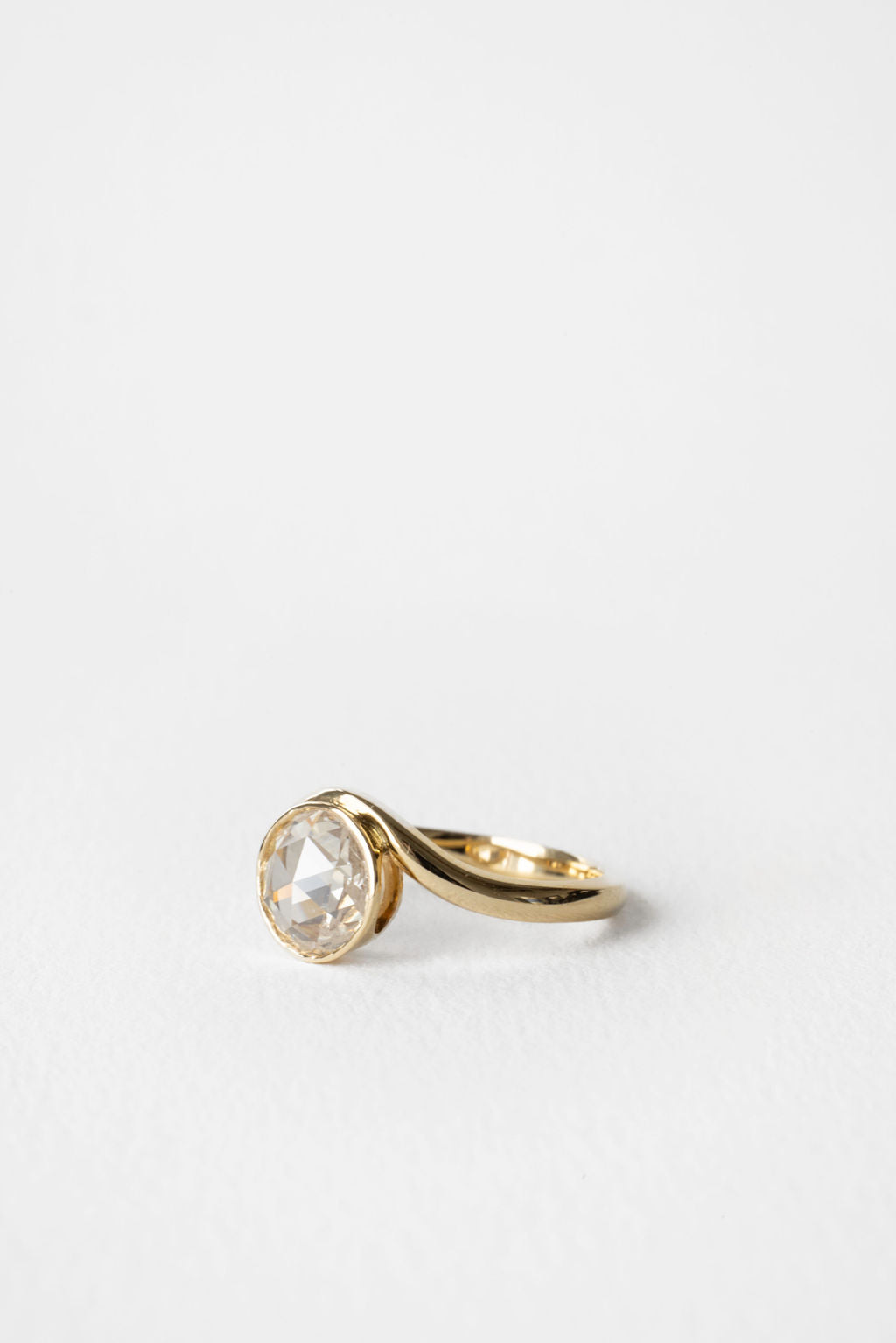 0.94 CT True Antique Round Solitaire Lab Grown Diamond Engagement Ring