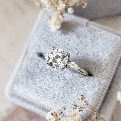 1.0 CT Round Three Stones Lab Grown Diamond Engagement Ring