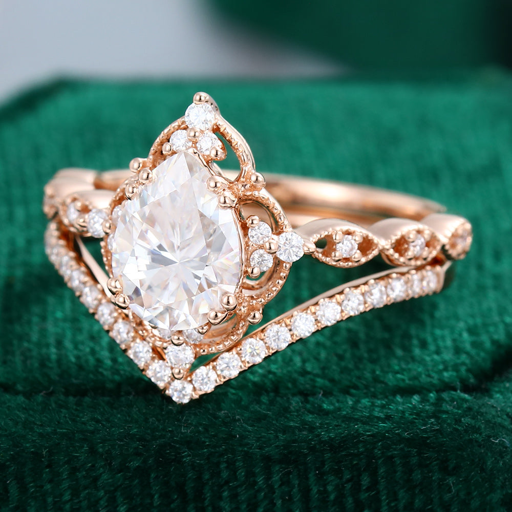 1.50 CT Pear Moissanite Vintage Style Bridal Ring Set 3