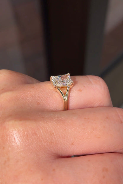 [Style] [Shape] Lab Grown Diamond Engagement Ring