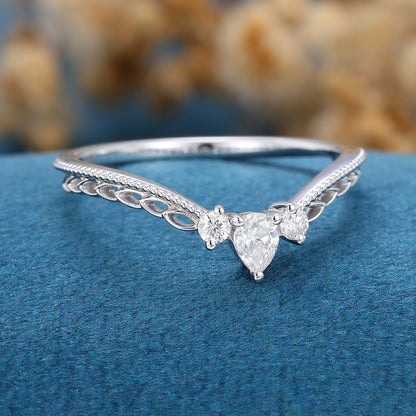 1.5 TCW Round & Pear Curved & Milgrain Lab Grown Diamond Wedding Band