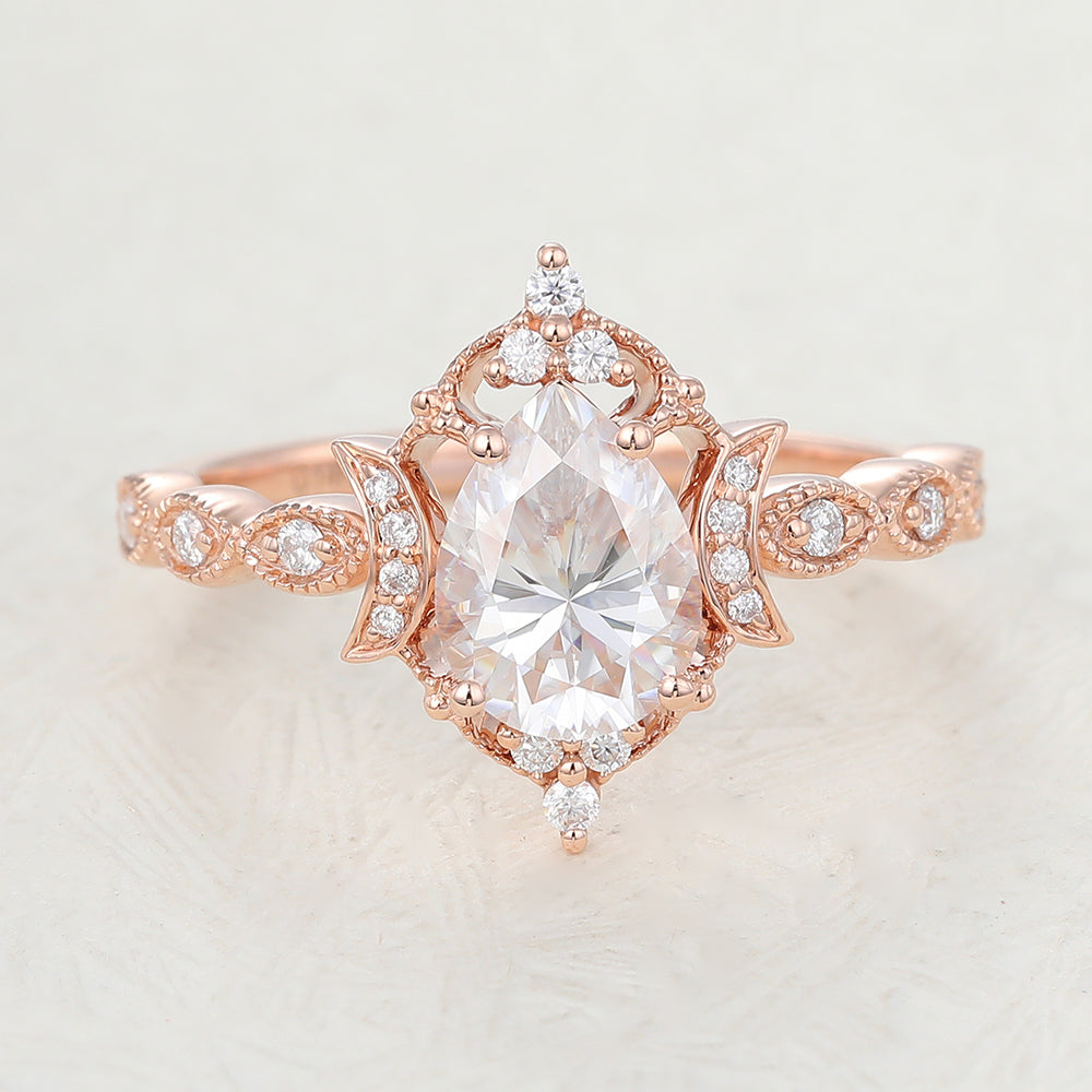 Pear Vintage Art Deco Lab-Grown Diamond Engagement Ring