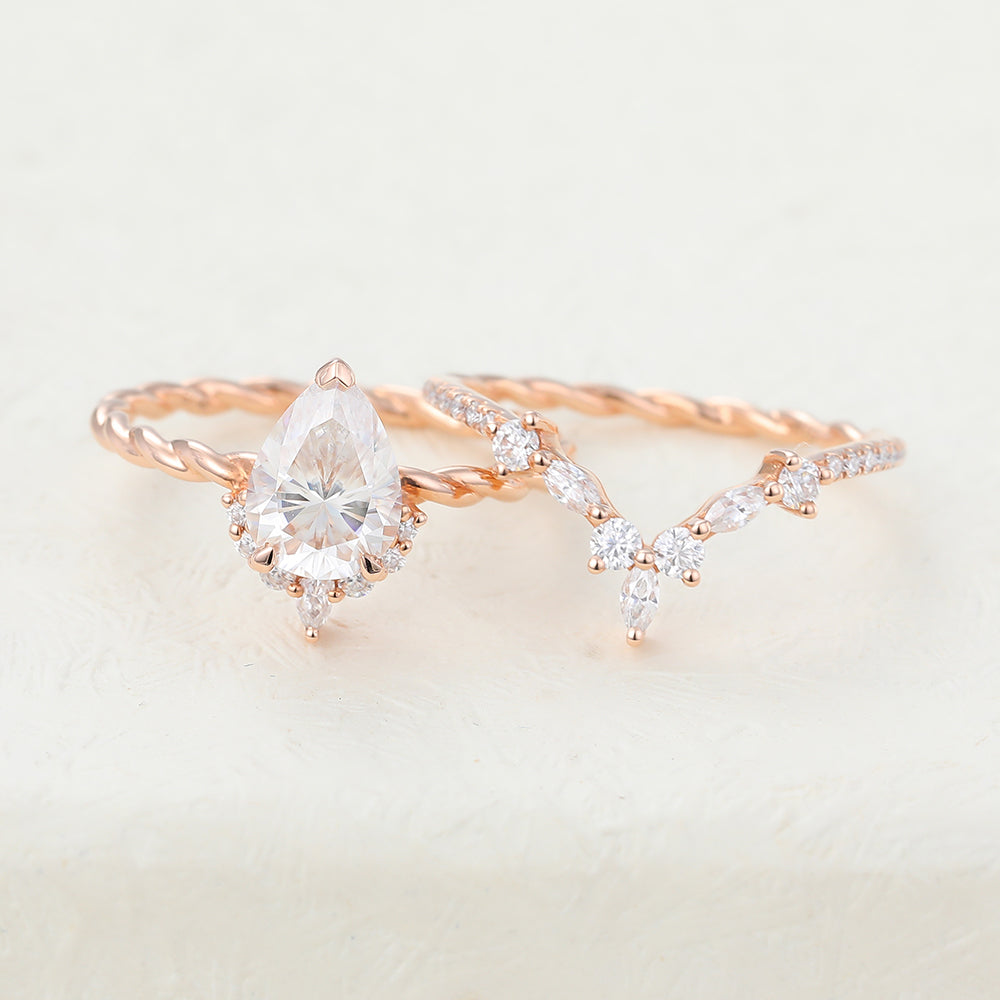 1.0 CT Pear Moissanite Cluster Bridal Ring Set 4