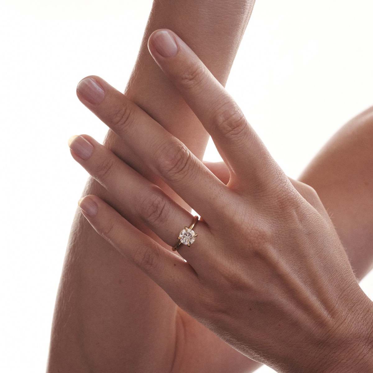 Stunning 1 CT Round Moissanite Engagement Ring with Solitaire Design 2