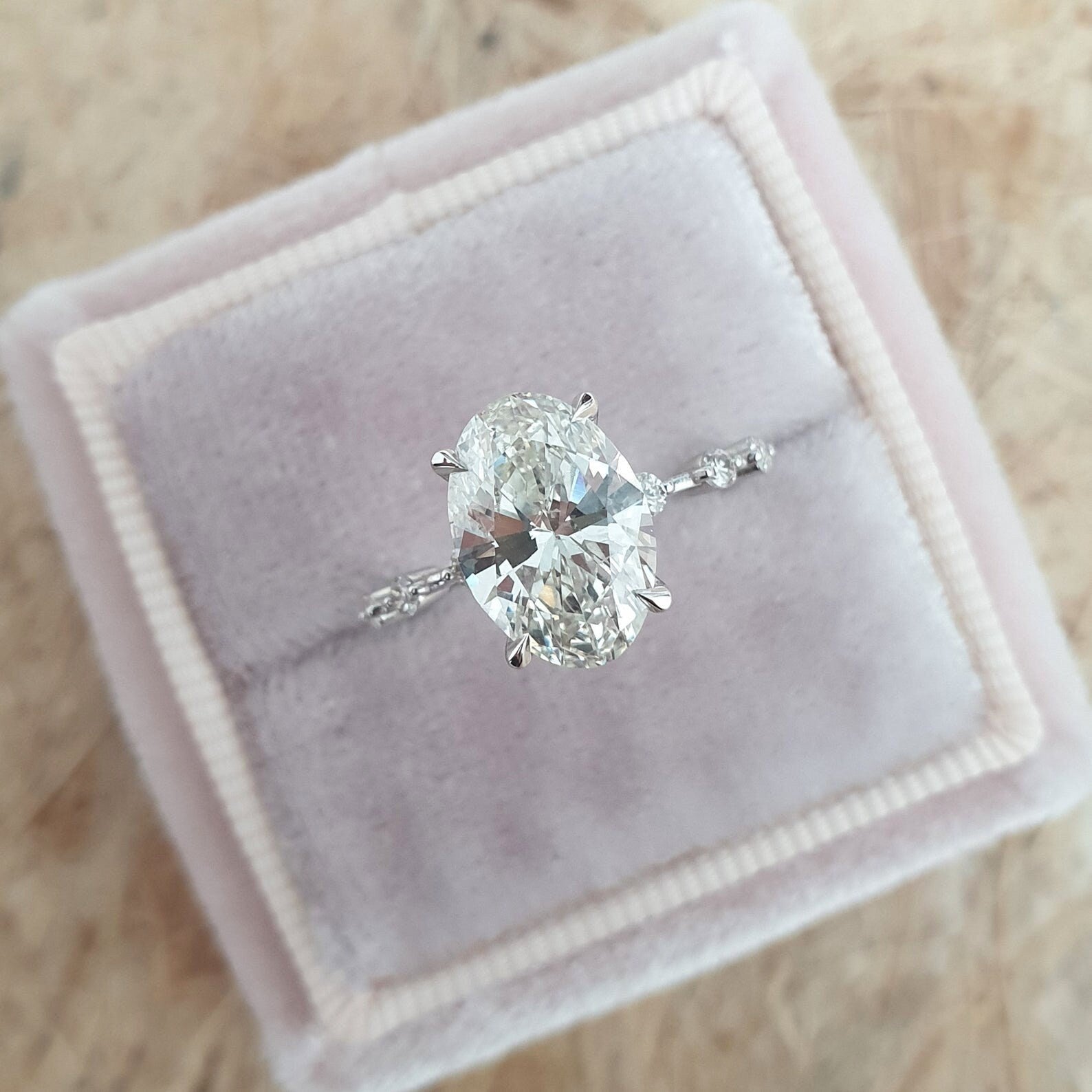 2 CT Oval Solitaire CVD G/VS2 Diamond Engagement Ring 1