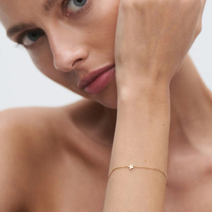 Tiny Flower Chained Bracelet