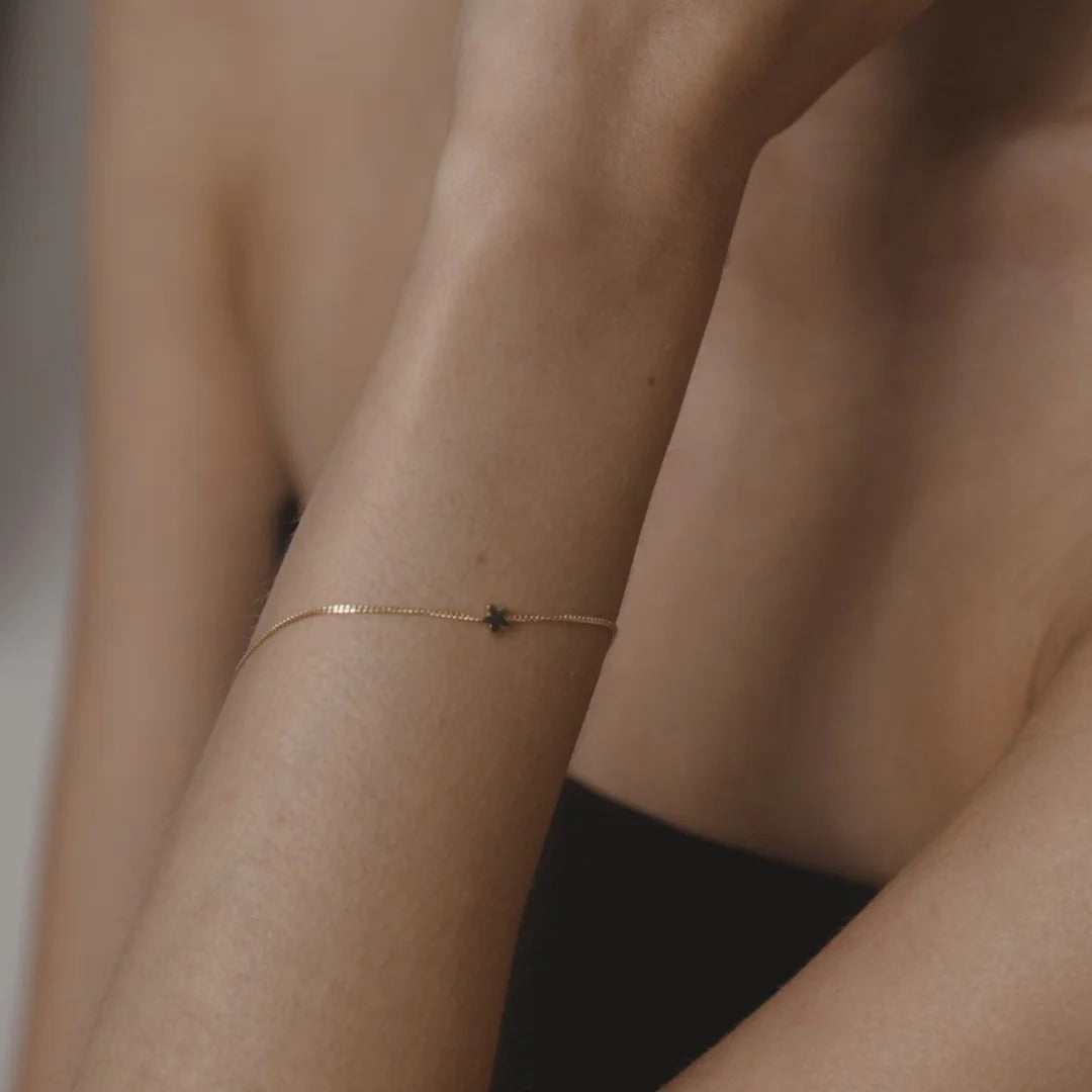 Tiny Flower Chained Bracelet